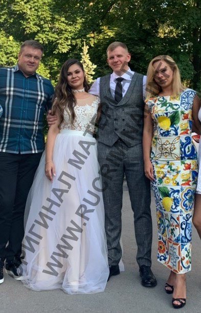 Свадьба Игнатенко на которой старый губернатор Николай Любимов с женой и дочерьми